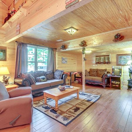Just Fur Relaxin Sevierville Cabin With Hot Tub! Exteriör bild