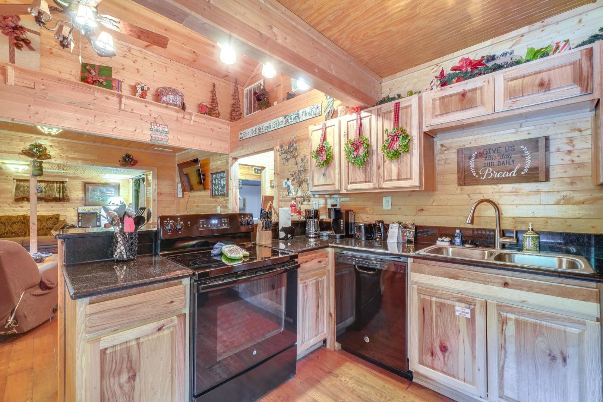 Just Fur Relaxin Sevierville Cabin With Hot Tub! Exteriör bild