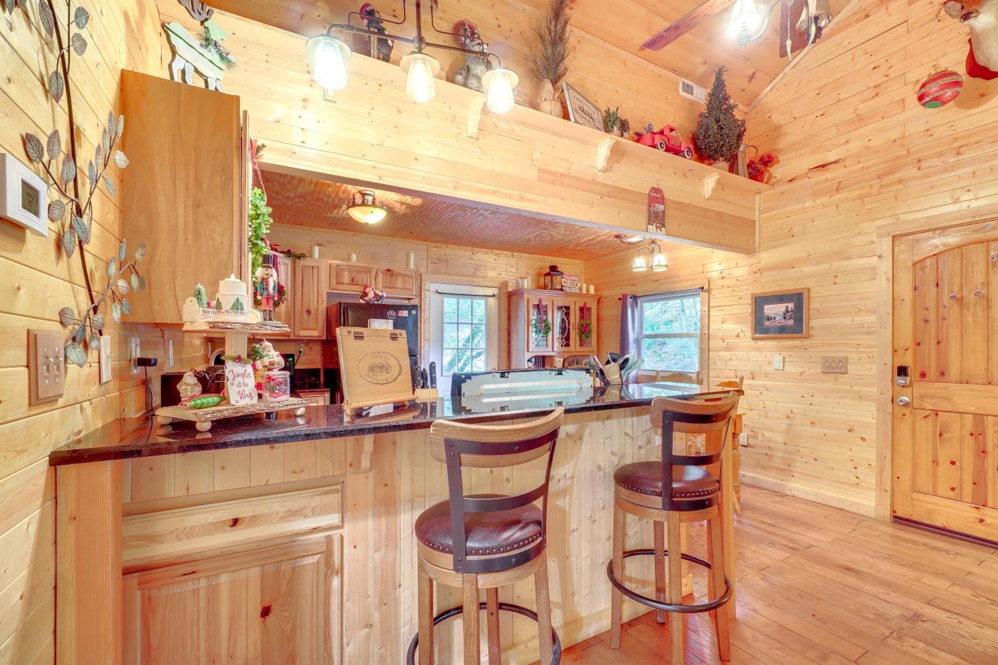 Just Fur Relaxin Sevierville Cabin With Hot Tub! Exteriör bild